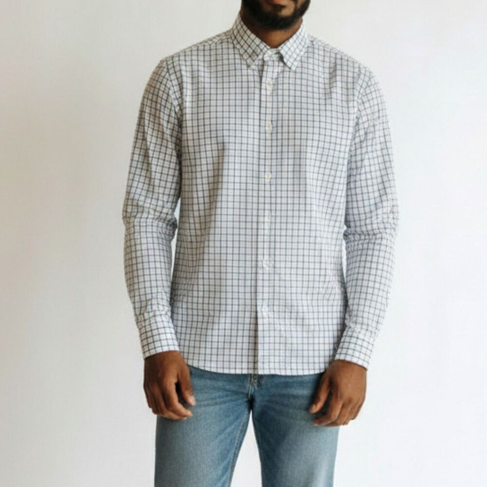 Duluth Trading Co Dress Shirt with Pointed Collar Wrinkle Resistant